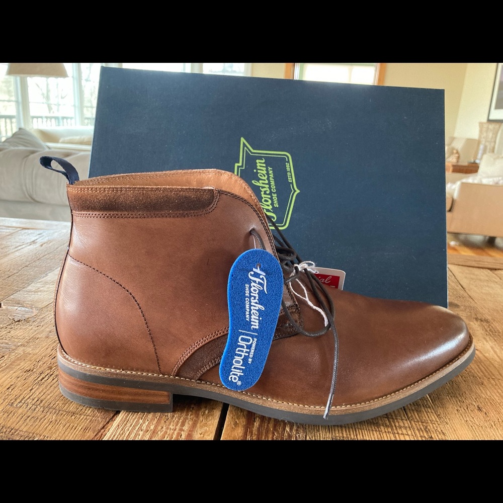 Brand New Florsheim Uptown Chukkas (Cognac) Size 9E